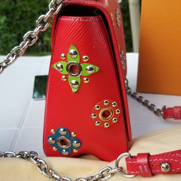 Extra pics Louis Vuitton Limited Edition Twist Shoulder Bag. PLEASE READ - Picture 2 of 16